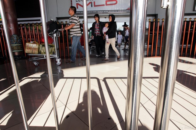 Jakarta, Aktual.co —Penerapan pajak bandara yang digabung ke dalam ...