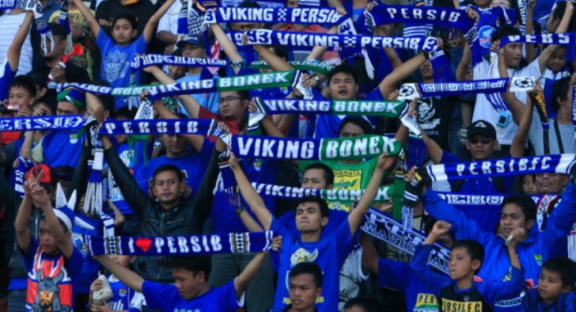 Kerusuhan Final Piala Bhayangkara Ribuan Viking dan Bobotoh Persib Birukan Stadion Gelora Bung Karno