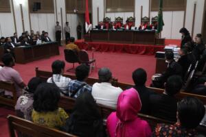 Terdakwa kasus dugaan penistaan agama Basuki Tjahaja Purnama atau Ahok mengikuti sidang lanjutan di Pengadilan Negeri Jakarta Utara, Auditorium Kementerian Pertanian, Jakarta, Selasa (25/4/2017). Sidang tersebut beragendakan pembacaan nota pembelaan atau pledoi dari terdakwa dan kuasa hukumnya. TRIBUNNEWS-POOL/IRWAN RISMAWAN