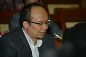 5. Anggota Komisi XI DPR RI Ecky Awal Mucharam