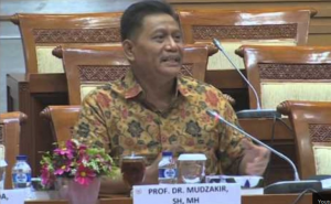 Guru Besar UII Prof Mudzakir