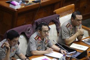 Kapolri Jendral Tito Karnavian saat akan mengikuti Rapat Kerja (Raker) dengan Komisi III DPR, di Komplek Parlemen MPR/DPR-DPD, Senayan, Jakarta, Selasa (23/05). Dalam raker ini sejumlah persoalan yang sedang ramai akan ditanyakan wakil rakyat, seperti Kekerasan Akpol, Habib Rizieq hingga Pesta Gay yang terjadi di Kelapa Gading. AKTUAL/Tino Oktaviano