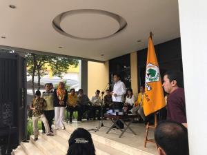 Ketua Umum Golkar pimpin pelepasan pemudik di kantor dpp golkar4