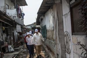TINJAU LOKASI PEMBAGIAN SEMBAKO BUMN