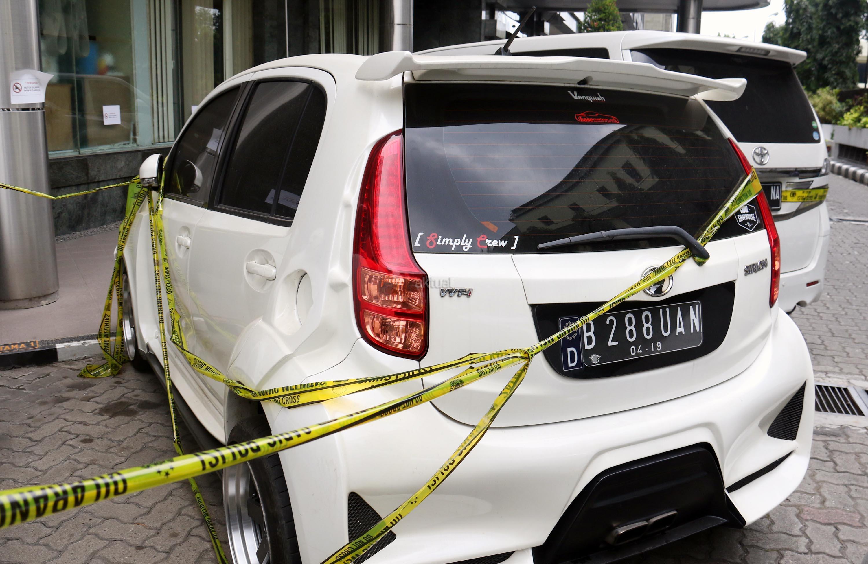 Foto Mobil Mewah Putih Kawan Modifikasi