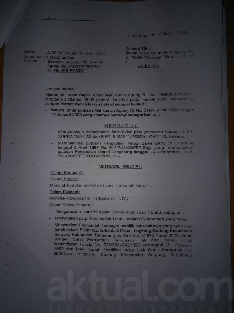 Surat PN Tangerang yang ditujukan ke Mahkamah Agung RI yang menerangkan bahwa amar putusan MA tidak dapat dilakukan eksekusi, karena objek sengketa lahan lokasinya berbeda (Hal 1).