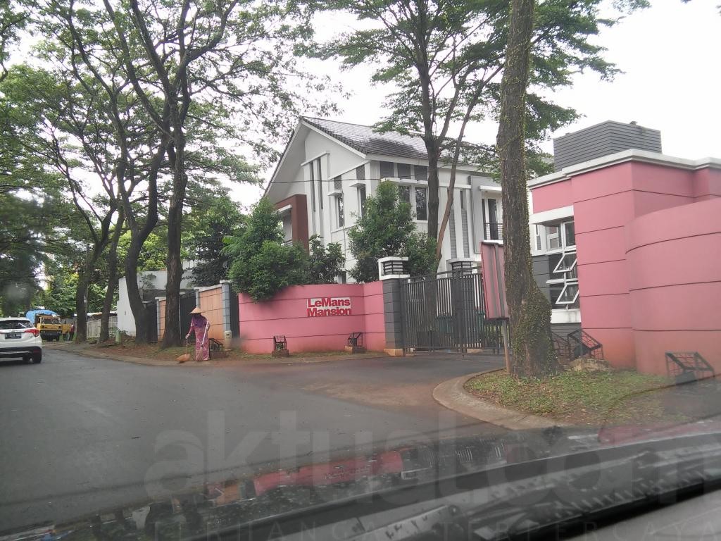 Komplek perumahan LeMans Mansion di Kawasan BSD yang berdiri di atas tanah sengketa milik Rusli Wahyudi, sampai saat ini tidak bias dijual, dan hanya menjadi rumah tempat tinggal buat karyawan BSD