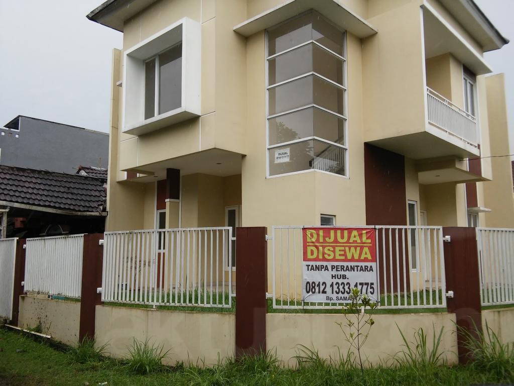 Salah Satu Rumah di Komplek Griya Loka, yang dibangun di tanah sengketa milik Rusli Wahyudi. Oleh pemiliknya saat ini rumah tersebut dijual/disewa.