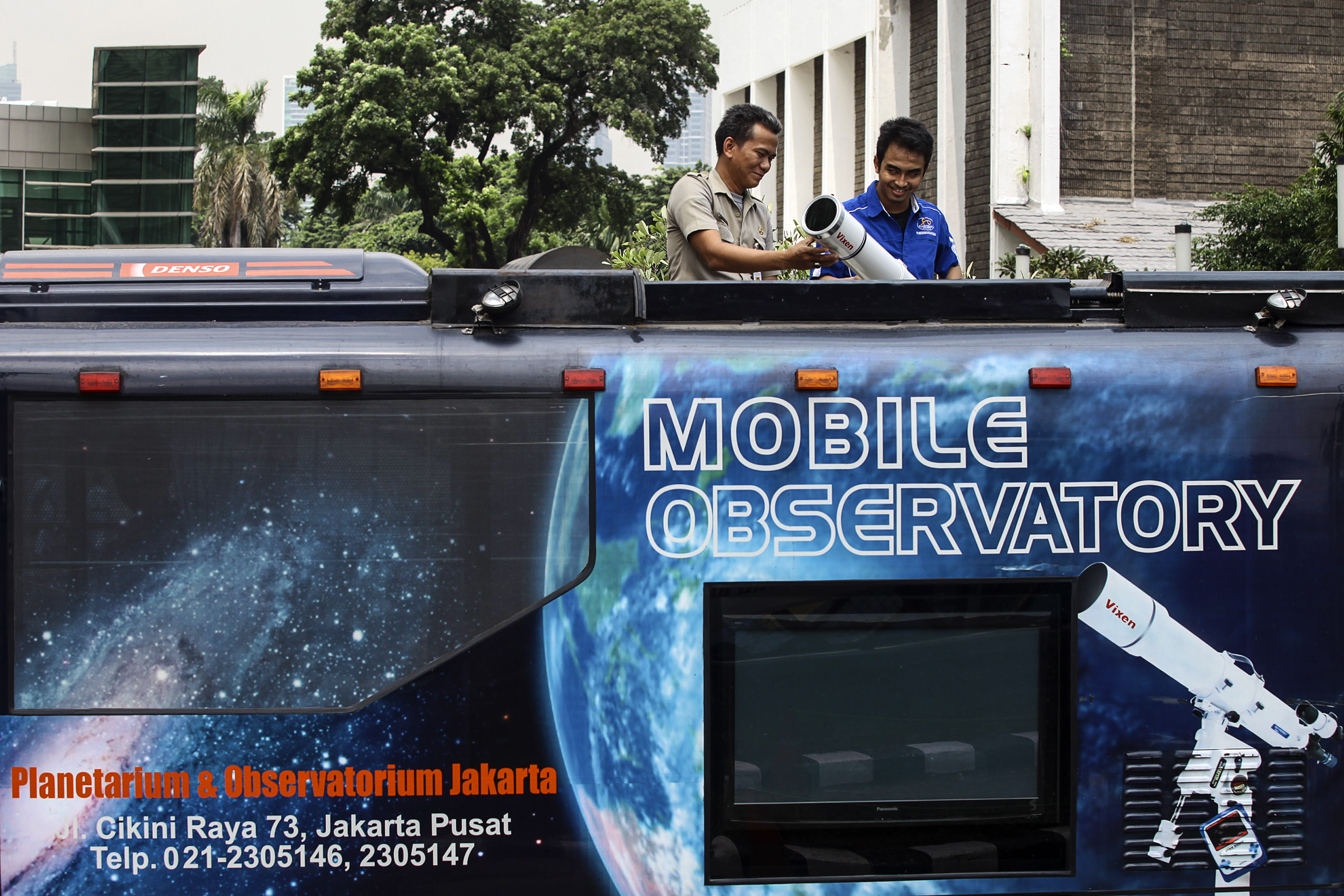 10 Spot Foto Di Taman Ismail Marzuki Malam Hari Buka Jam