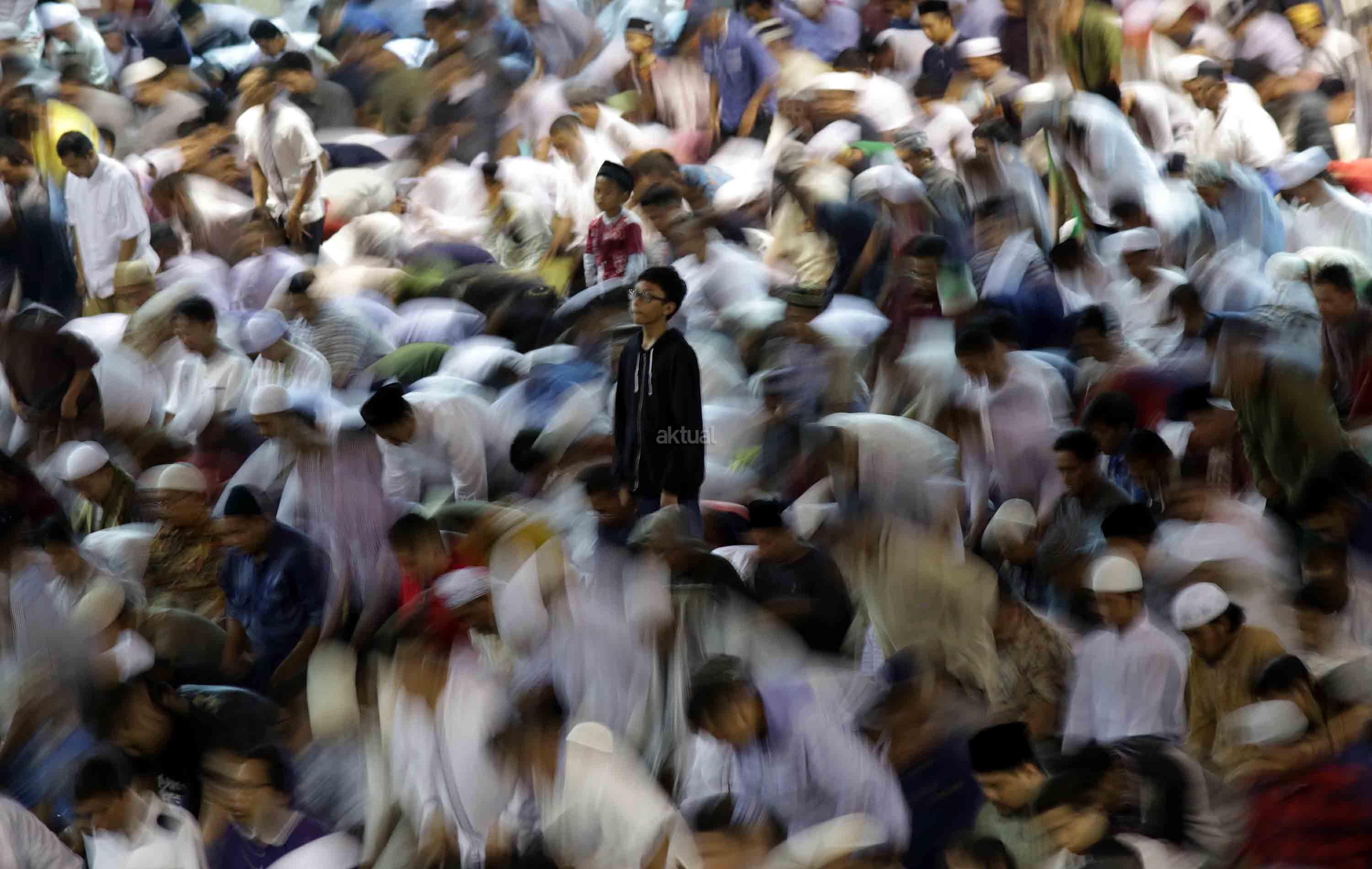 Salat Tarawih Pertama Masjid Istiqlal  Terhangat Terpercaya